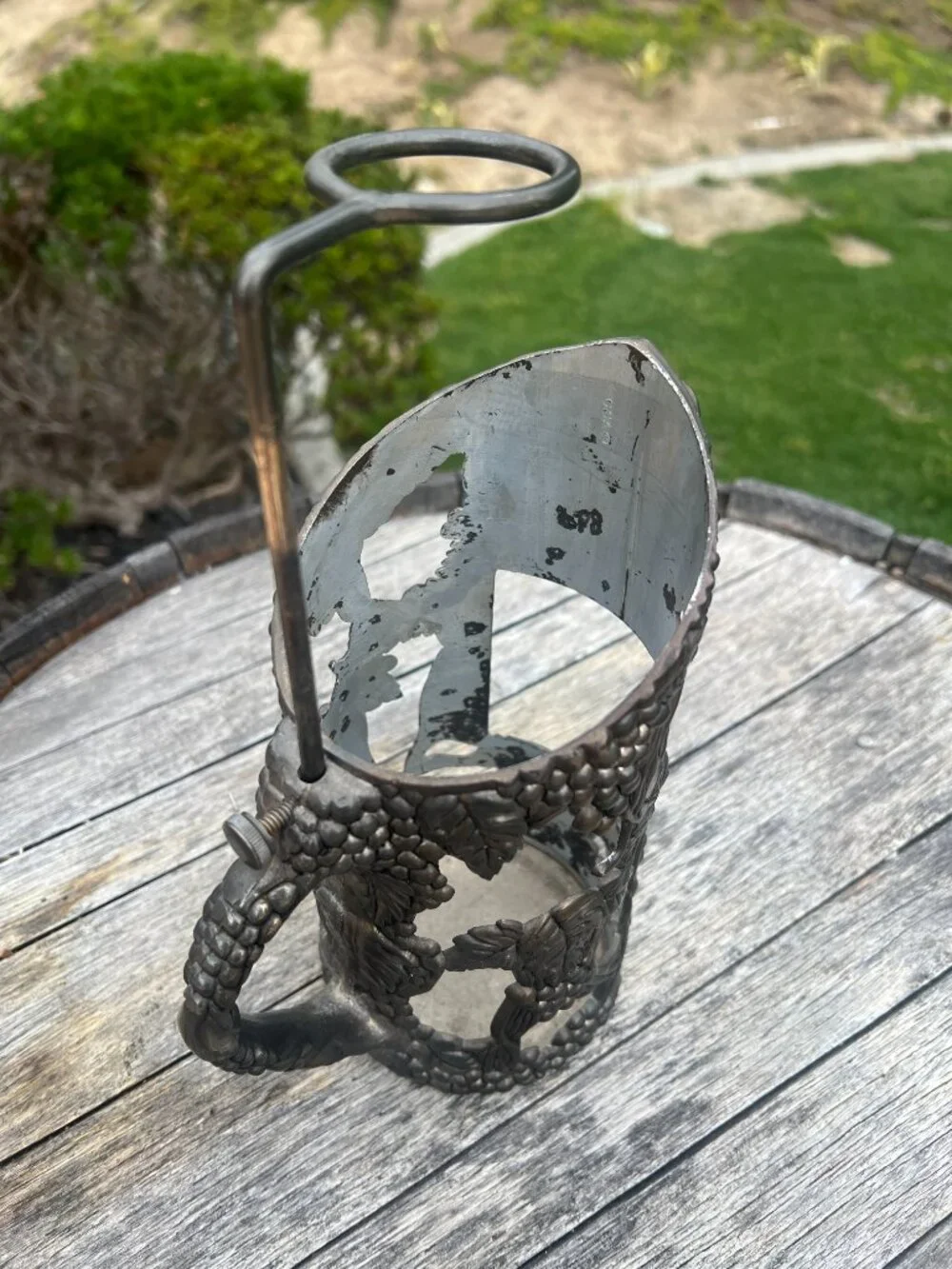 Vintage Bacchus Grapevine Metal Wine Bottle Holder - Metal
